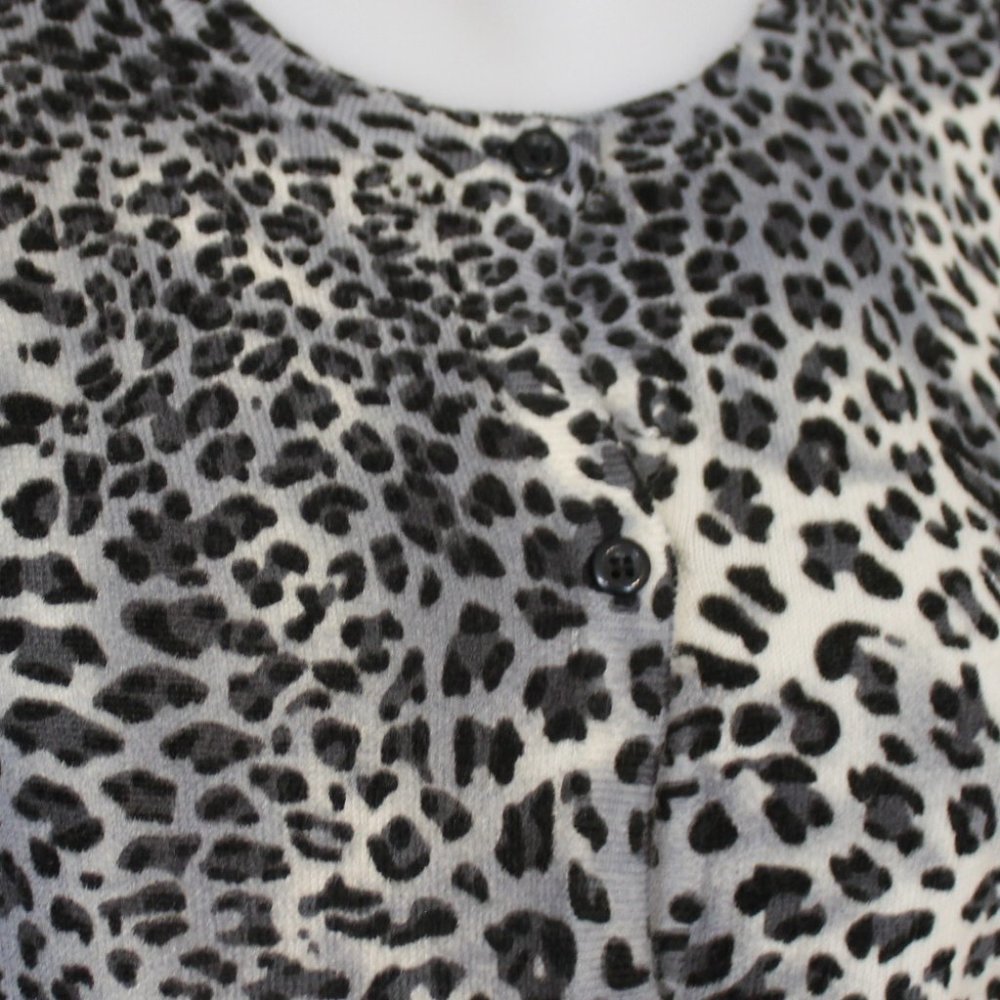 Evan-Picone Leopard Print Button-Front Cadigan Sw… - image 2
